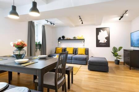 Marienplatz Apartment 2 Bedrooms Living Room Kitchen มิวนิก ภายนอก รูปภาพ